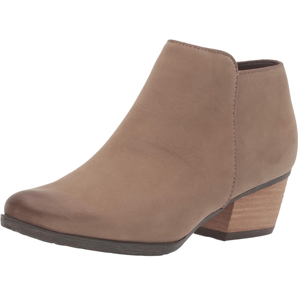 Blondo Women's Villa Waterproof Ankle Bootie - Mushroom Nubuck 9.5